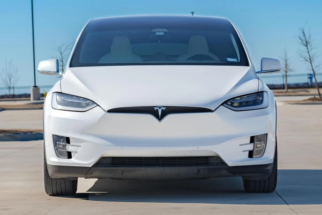 2017 Tesla Model X - Image 2 of 31