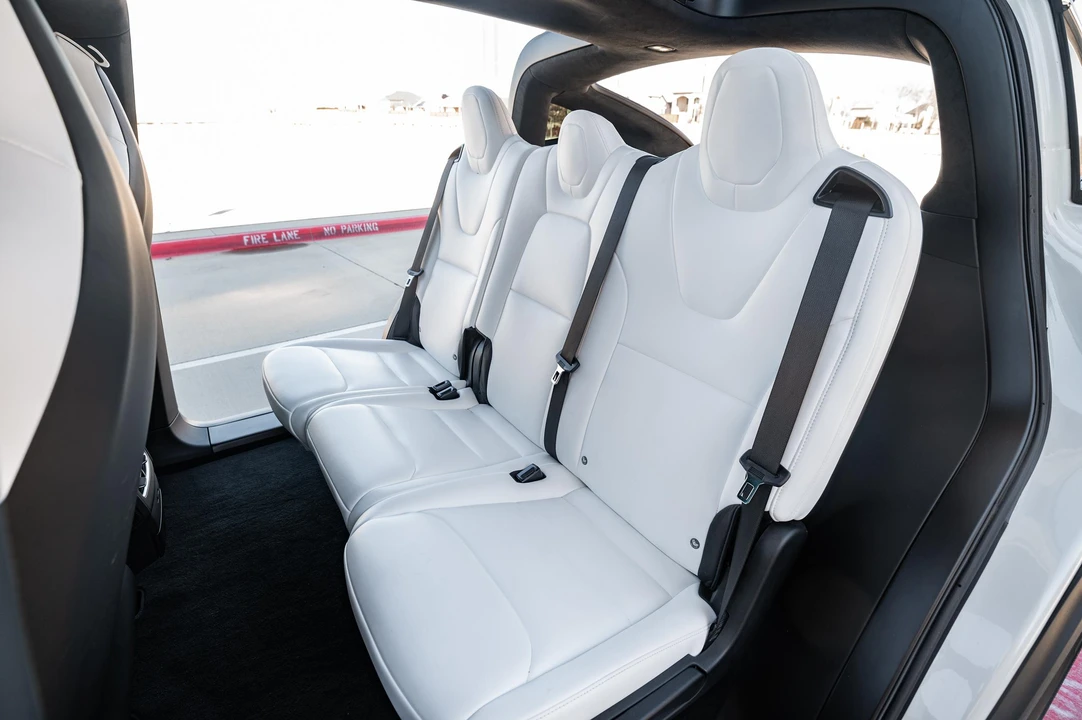 2017 Tesla Model X - Image 21 of 31