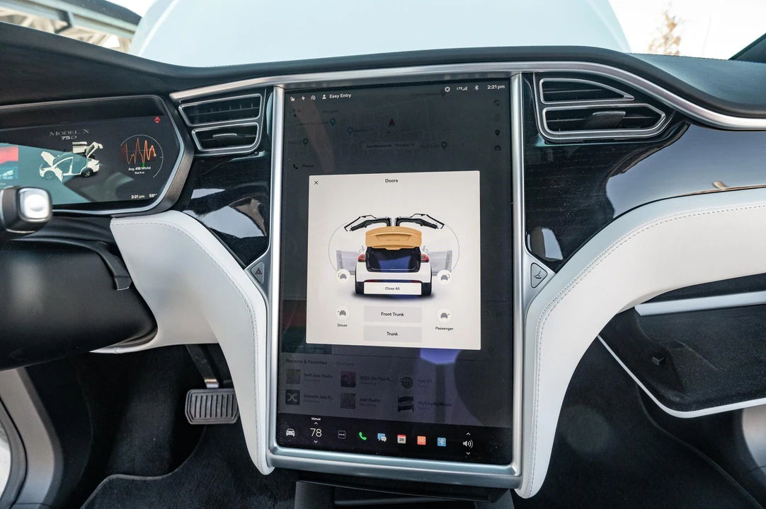 2017 Tesla Model X - Image 31 of 31