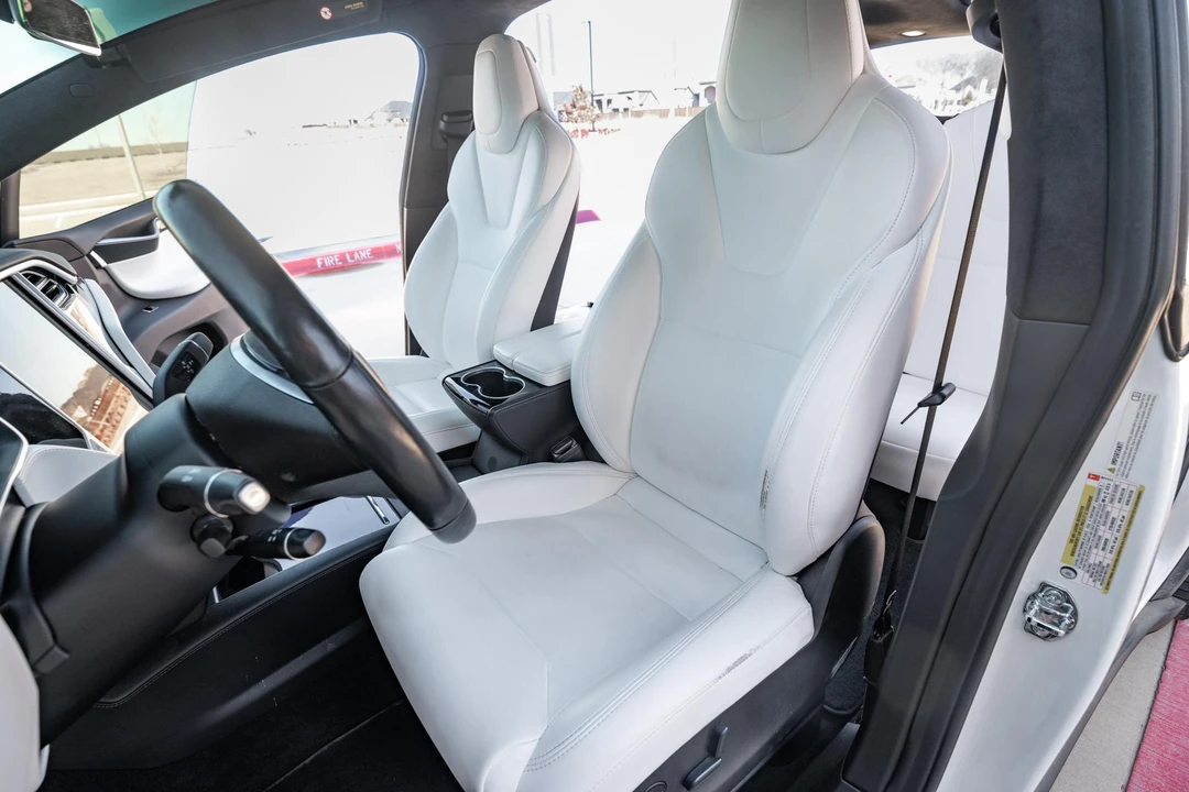 2017 Tesla Model X - Image 18 of 31