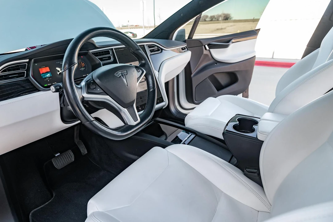2017 Tesla Model X - Image 17 of 31
