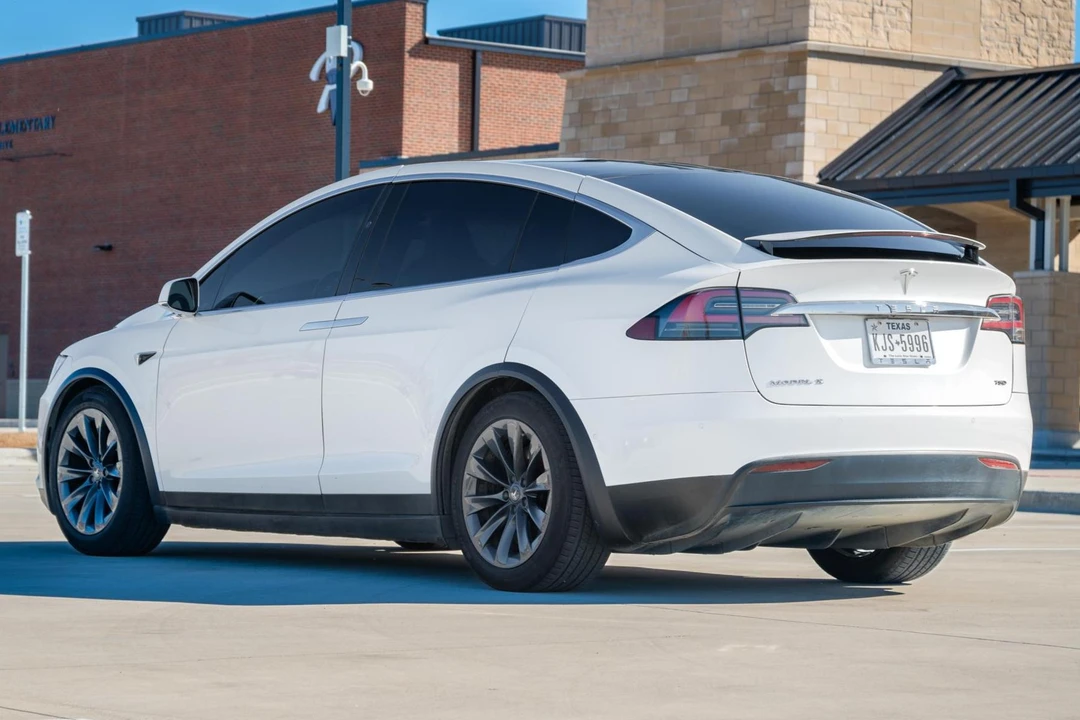 2017 Tesla Model X - Image 4 of 31