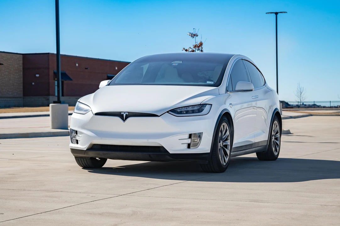 2017 Tesla Model X - Image 6 of 31