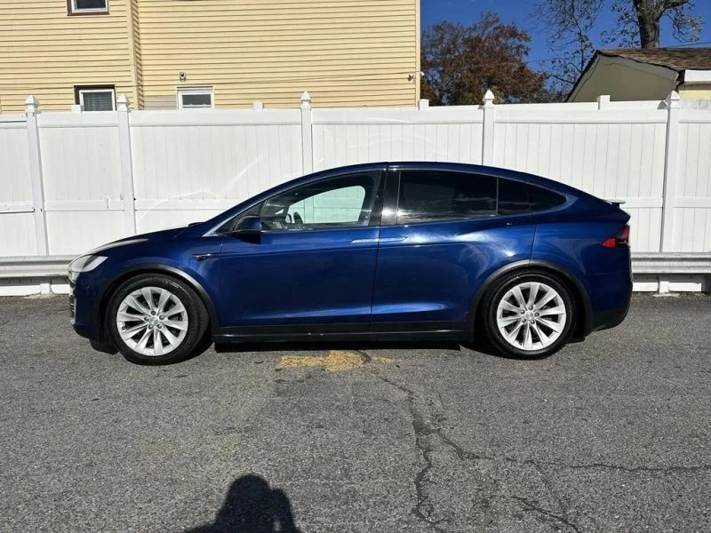 2017 Tesla Model X - Image 4 of 12
