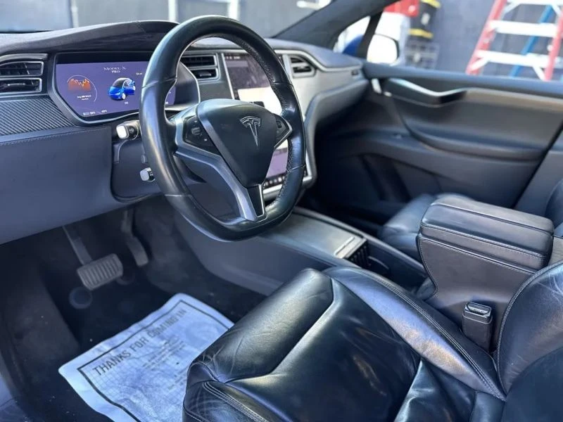 2017 Tesla Model X - Image 10 of 12