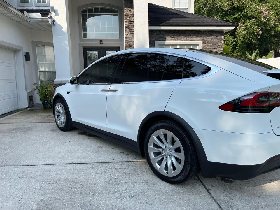 2017 Tesla Model X - Image 27 of 31