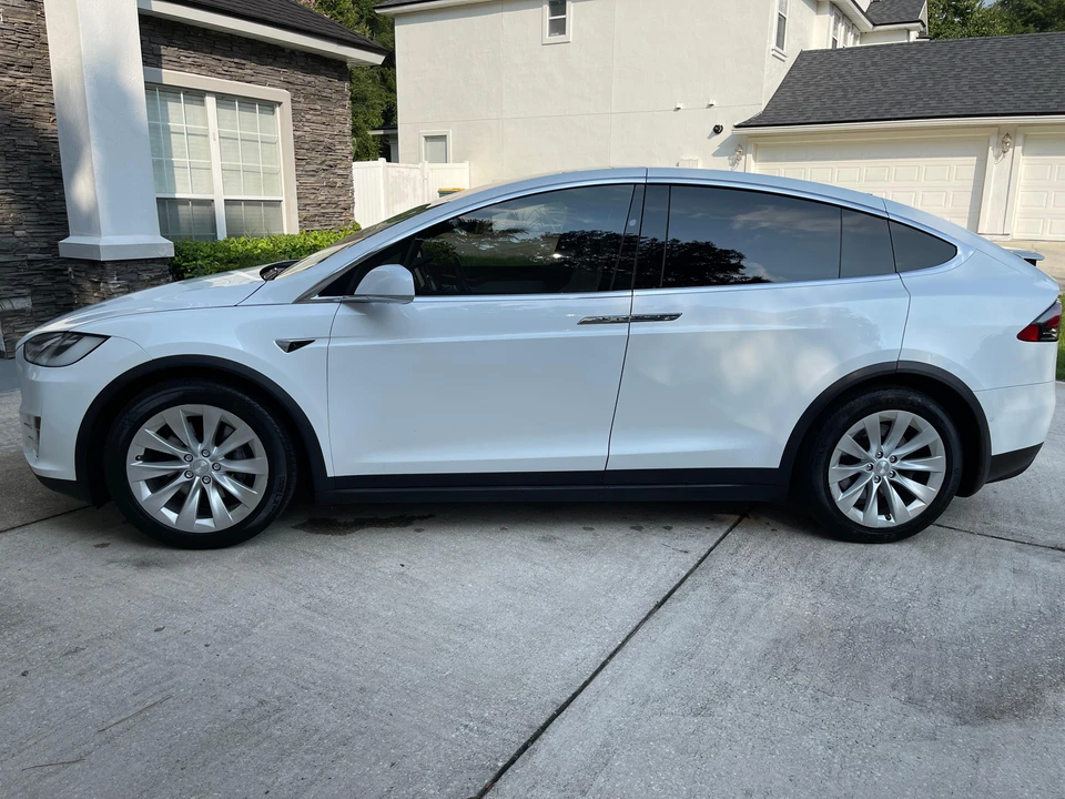2017 Tesla Model X - Image 9 of 31