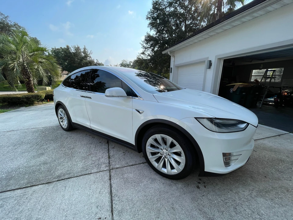 2017 Tesla Model X - Image 15 of 31