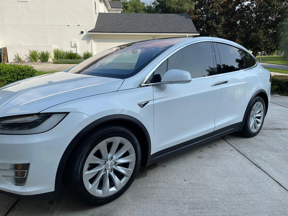 2017 Tesla Model X - Image 25 of 31