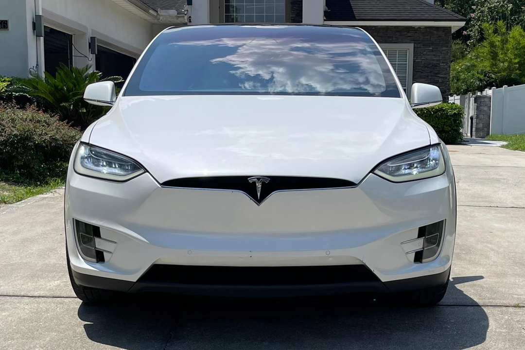 2017 Tesla Model X - Image 2 of 31