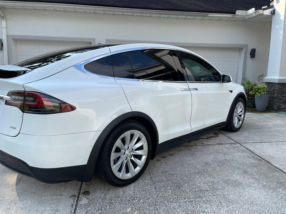 2017 Tesla Model X - Image 29 of 31