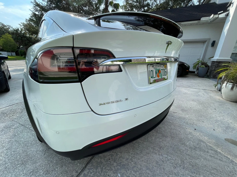 2017 Tesla Model X - Image 28 of 31
