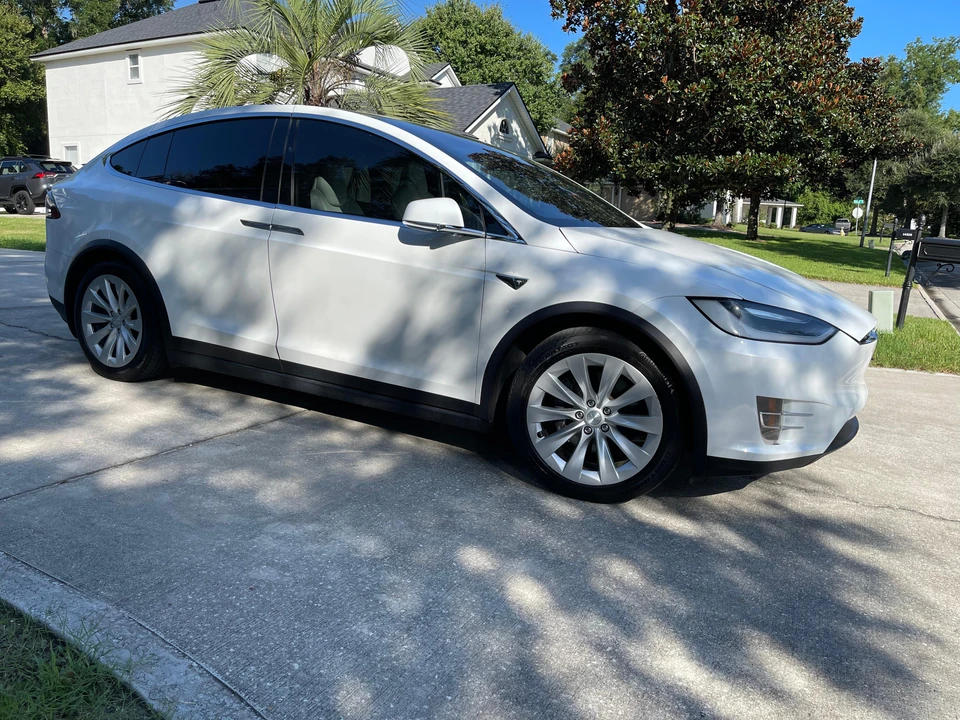2017 Tesla Model X - Image 13 of 31