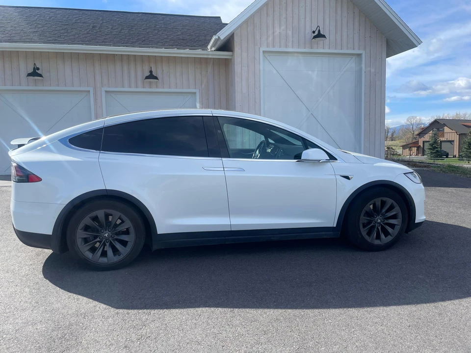 2017 Tesla Model X - Image 9 of 31
