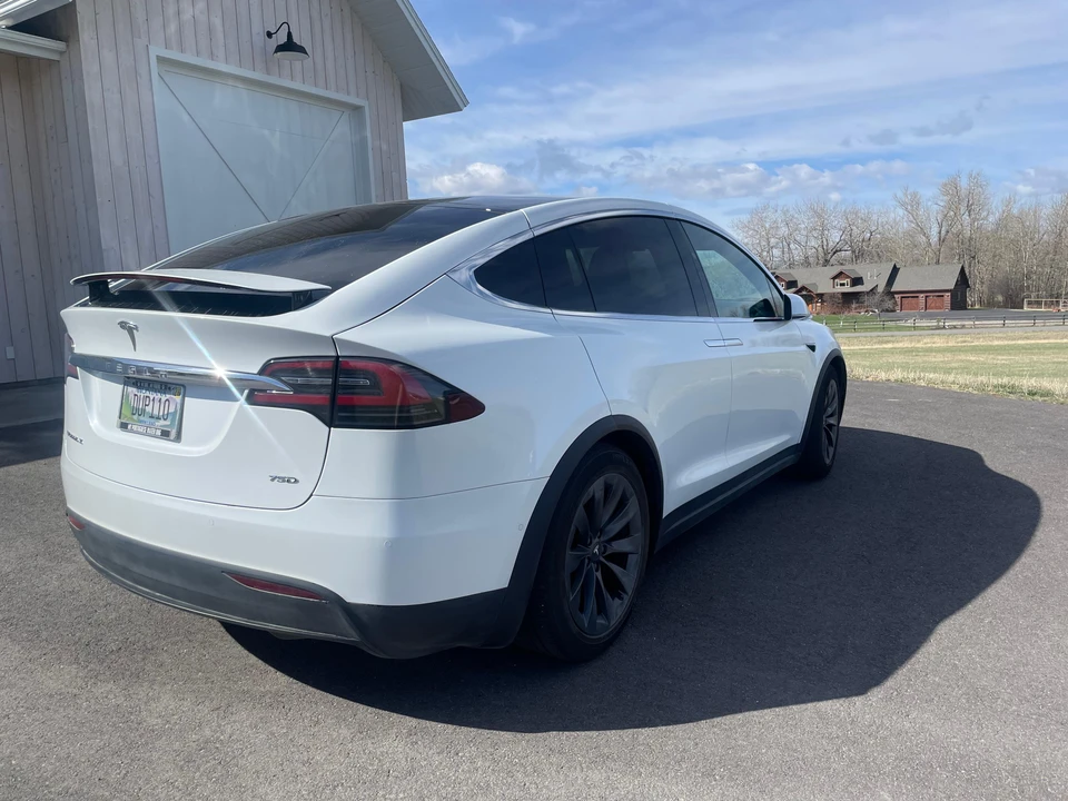 2017 Tesla Model X - Image 8 of 31