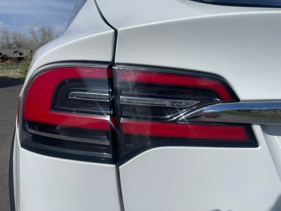 2017 Tesla Model X - Image 29 of 31