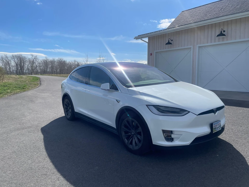 2017 Tesla Model X - Image 11 of 31