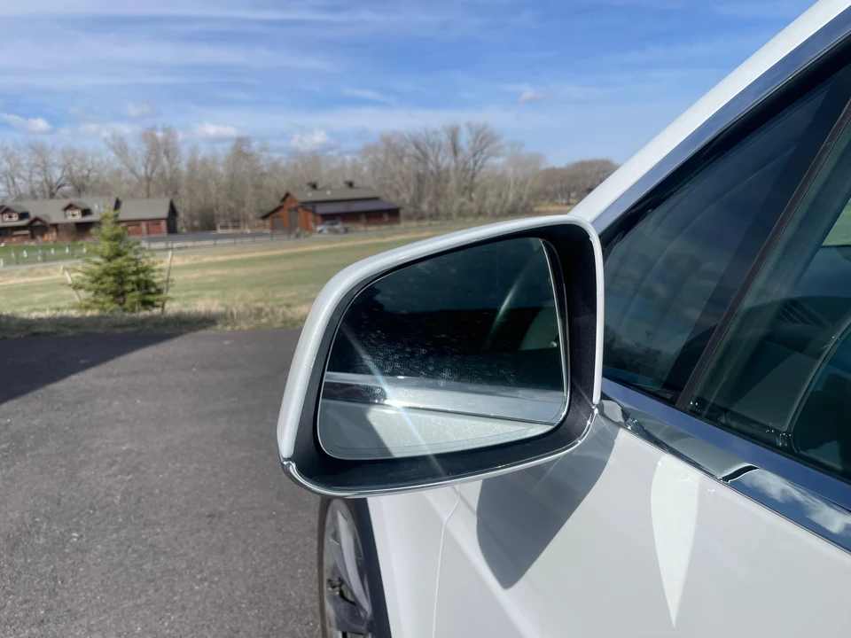 2017 Tesla Model X - Image 25 of 31