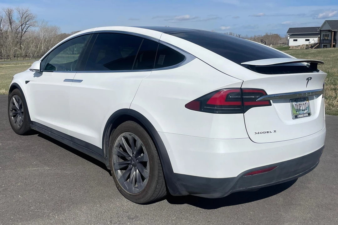 2017 Tesla Model X - Image 4 of 31