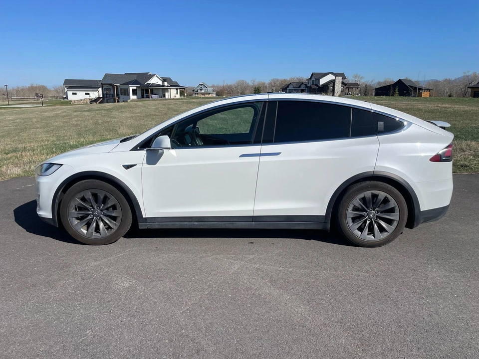 2017 Tesla Model X - Image 7 of 31
