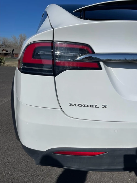 2017 Tesla Model X - Image 27 of 31
