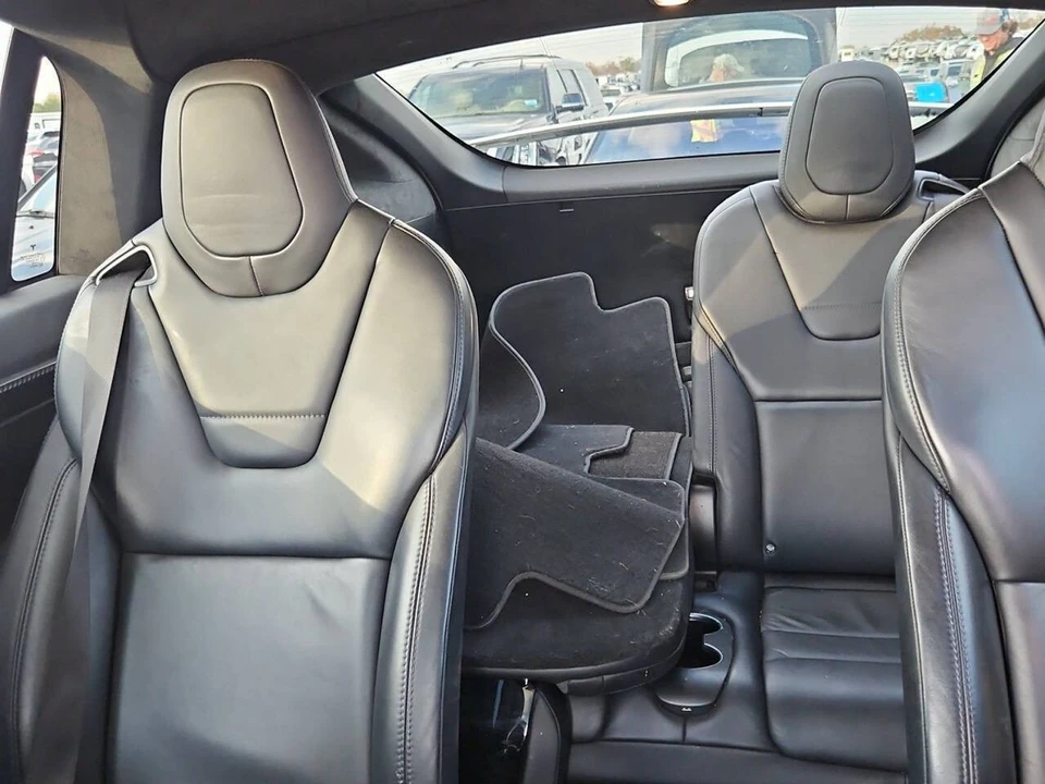 2017 Tesla Model X - Image 9 of 10