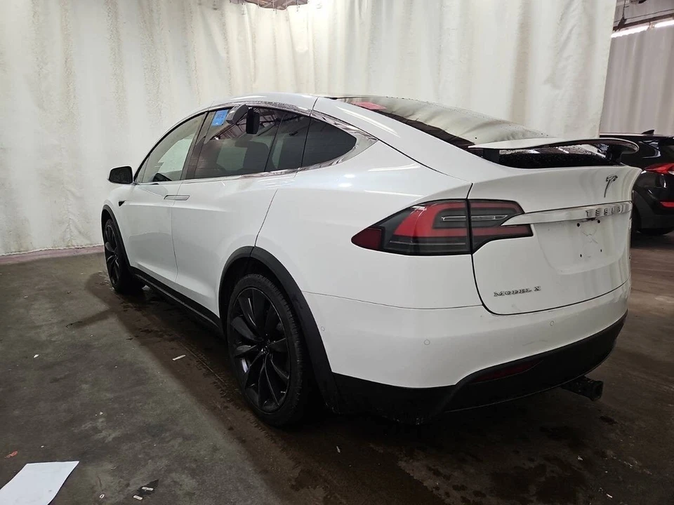 2017 Tesla Model X - Image 5 of 10