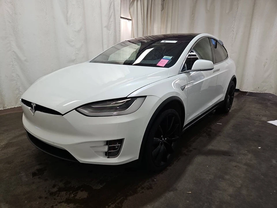 2017 Tesla Model X - Image 2 of 10