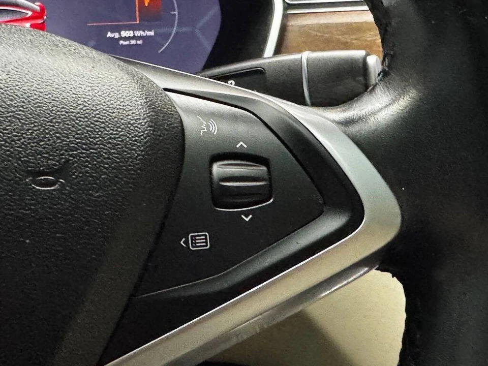 2017 Tesla Model X - Image 29 of 31