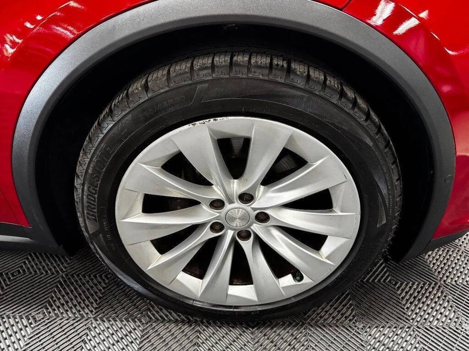 2017 Tesla Model X - Image 18 of 31