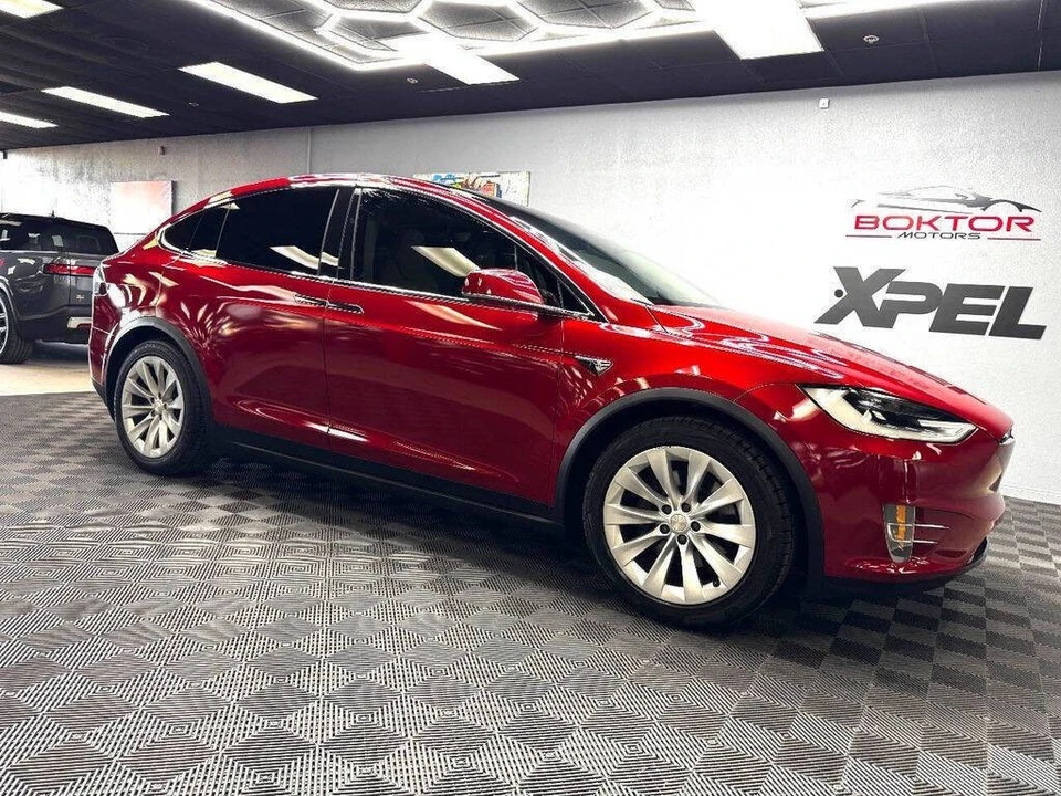 2017 Tesla Model X - Image 2 of 31