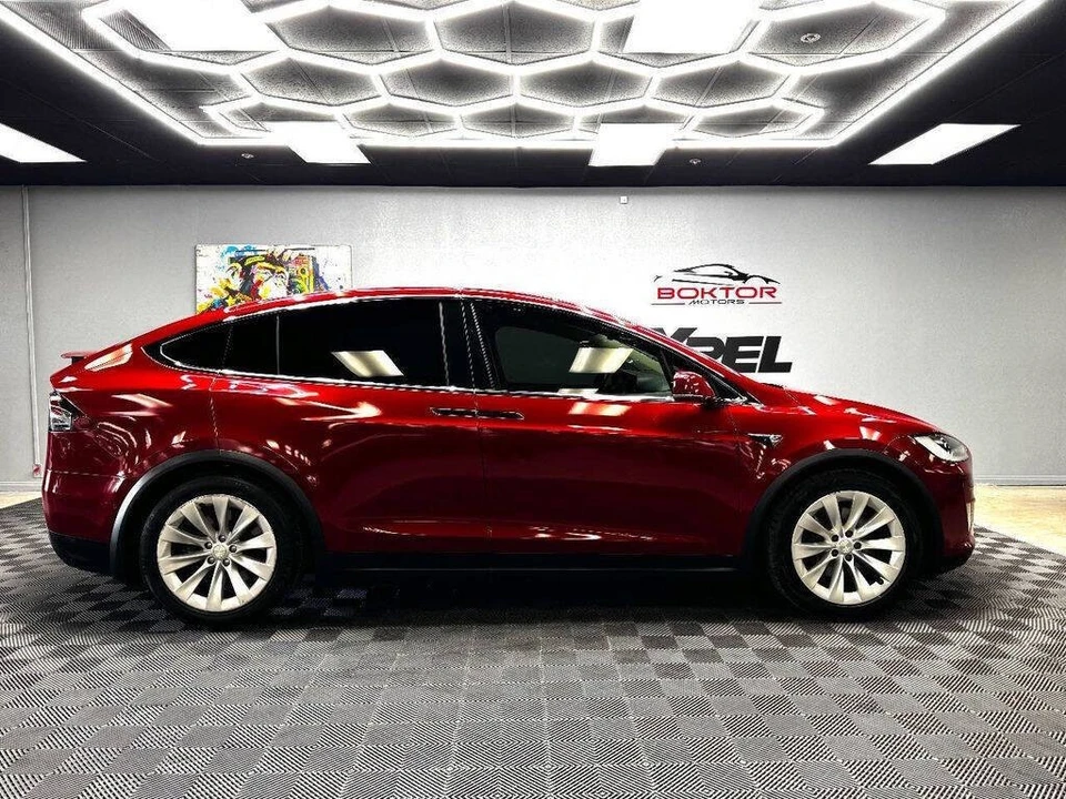 2017 Tesla Model X - Image 16 of 31