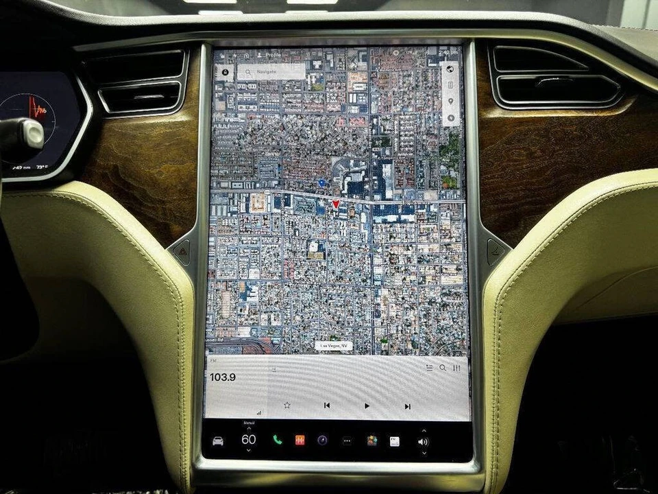 2017 Tesla Model X - Image 24 of 31