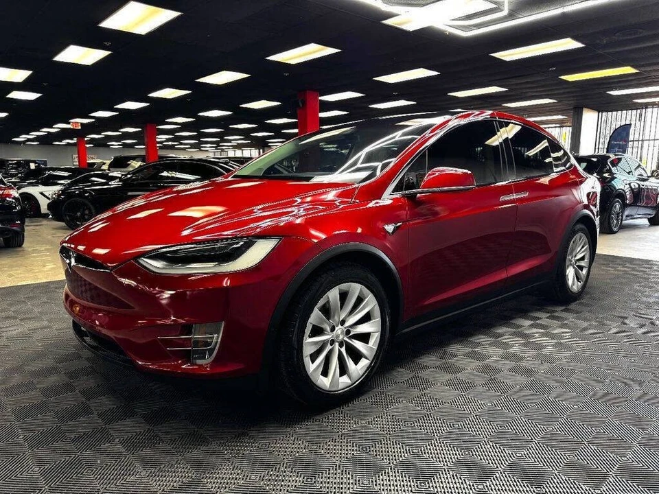 2017 Tesla Model X - Image 8 of 31