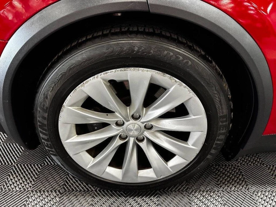 2017 Tesla Model X - Image 19 of 31