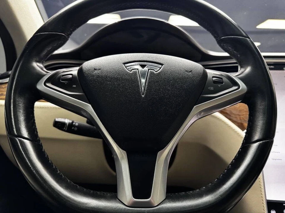 2017 Tesla Model X - Image 23 of 31
