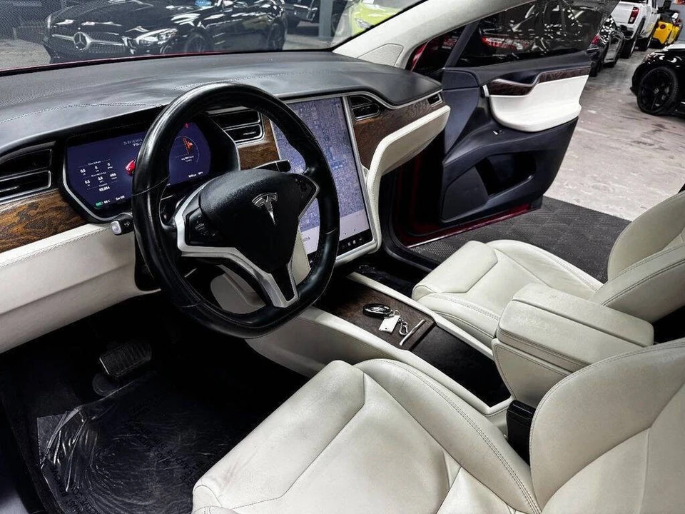 2017 Tesla Model X - Image 31 of 31