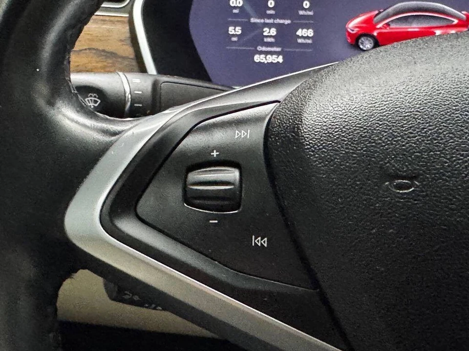 2017 Tesla Model X - Image 30 of 31