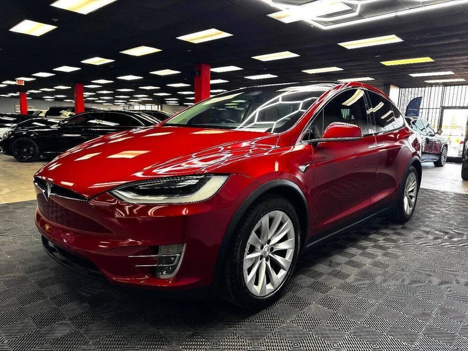 2017 Tesla Model X - Image 7 of 31