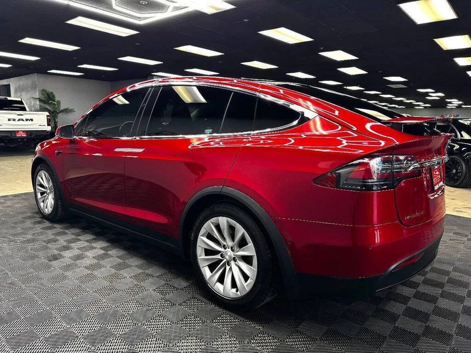 2017 Tesla Model X - Image 9 of 31