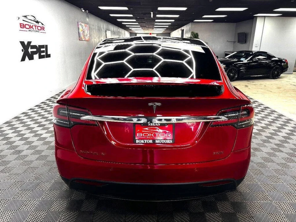 2017 Tesla Model X - Image 13 of 31