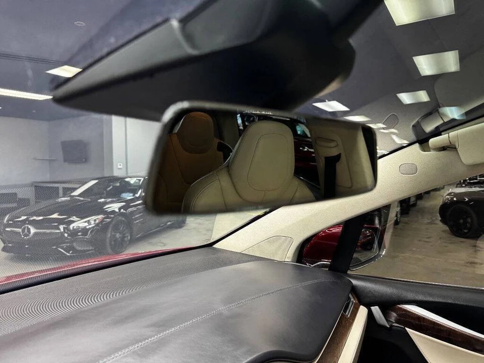 2017 Tesla Model X - Image 28 of 31