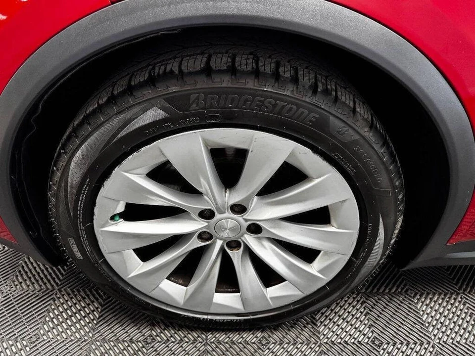 2017 Tesla Model X - Image 21 of 31
