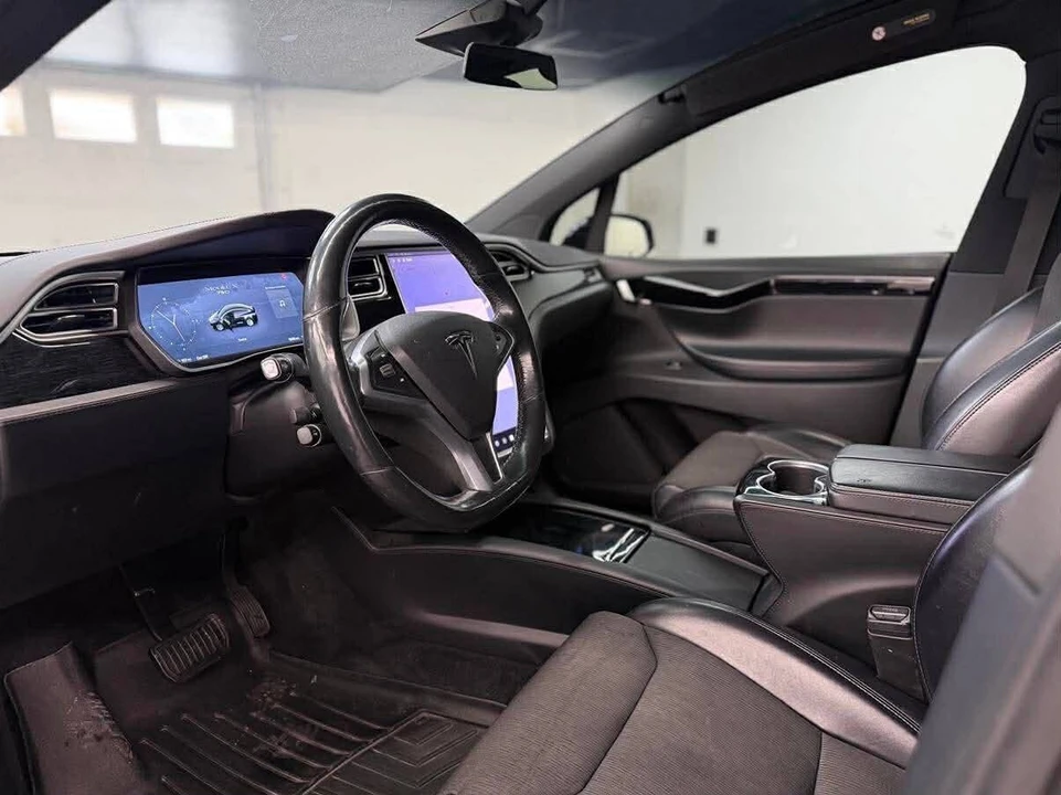 2017 Tesla Model X - Image 4 of 12