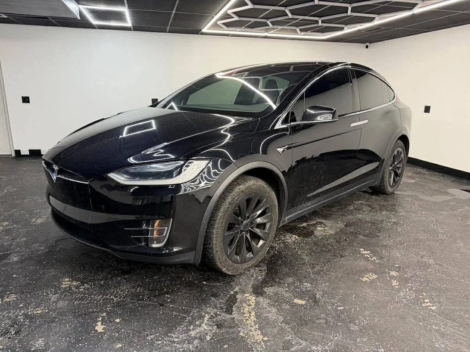 2017 Tesla Model X - Image 5 of 12