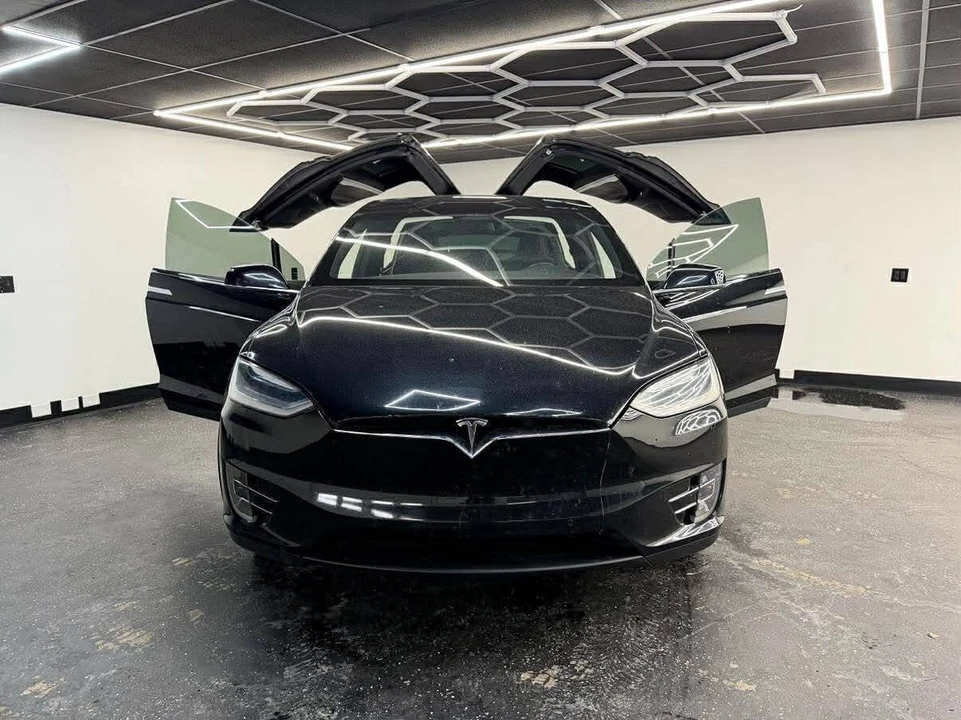 2017 Tesla Model X - Image 6 of 12