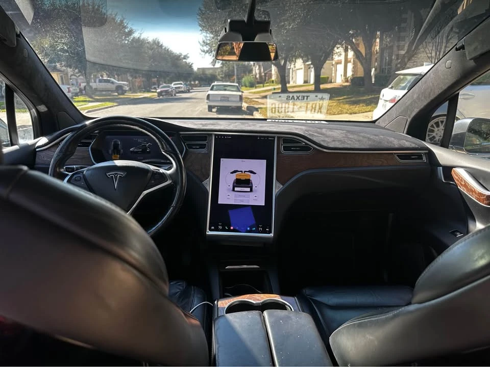 2017 Tesla Model X - Image 8 of 8