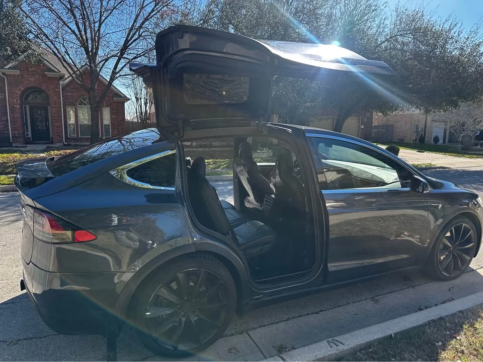 2017 Tesla Model X - Image 5 of 8