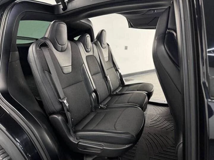 2017 Tesla Model X - Image 8 of 12