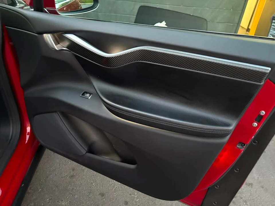 2017 Tesla Model X - Image 18 of 19
